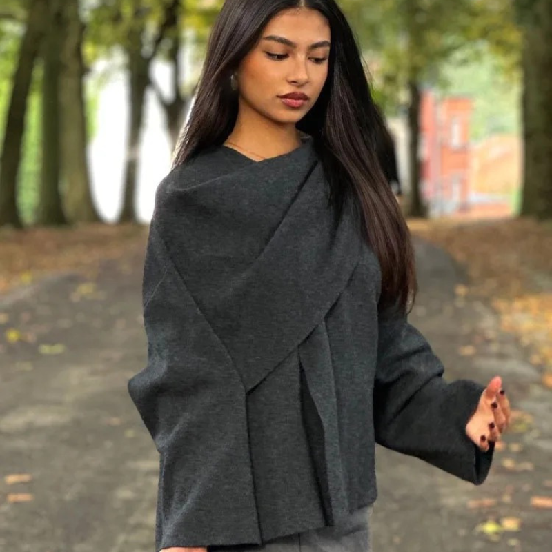 Cardigan tricoté uni avec asymétrique