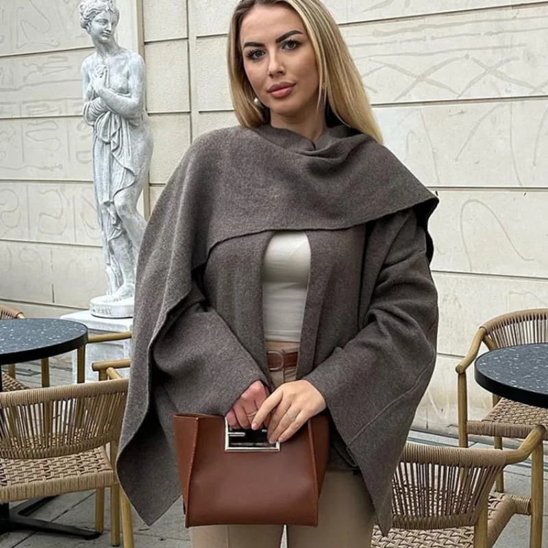 Cardigan tricoté uni avec asymétrique